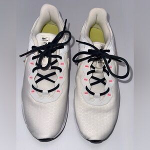 Nike Legend Essential 2 Women’s Training Shoes White Summit Size 11.5 CQ9545-107